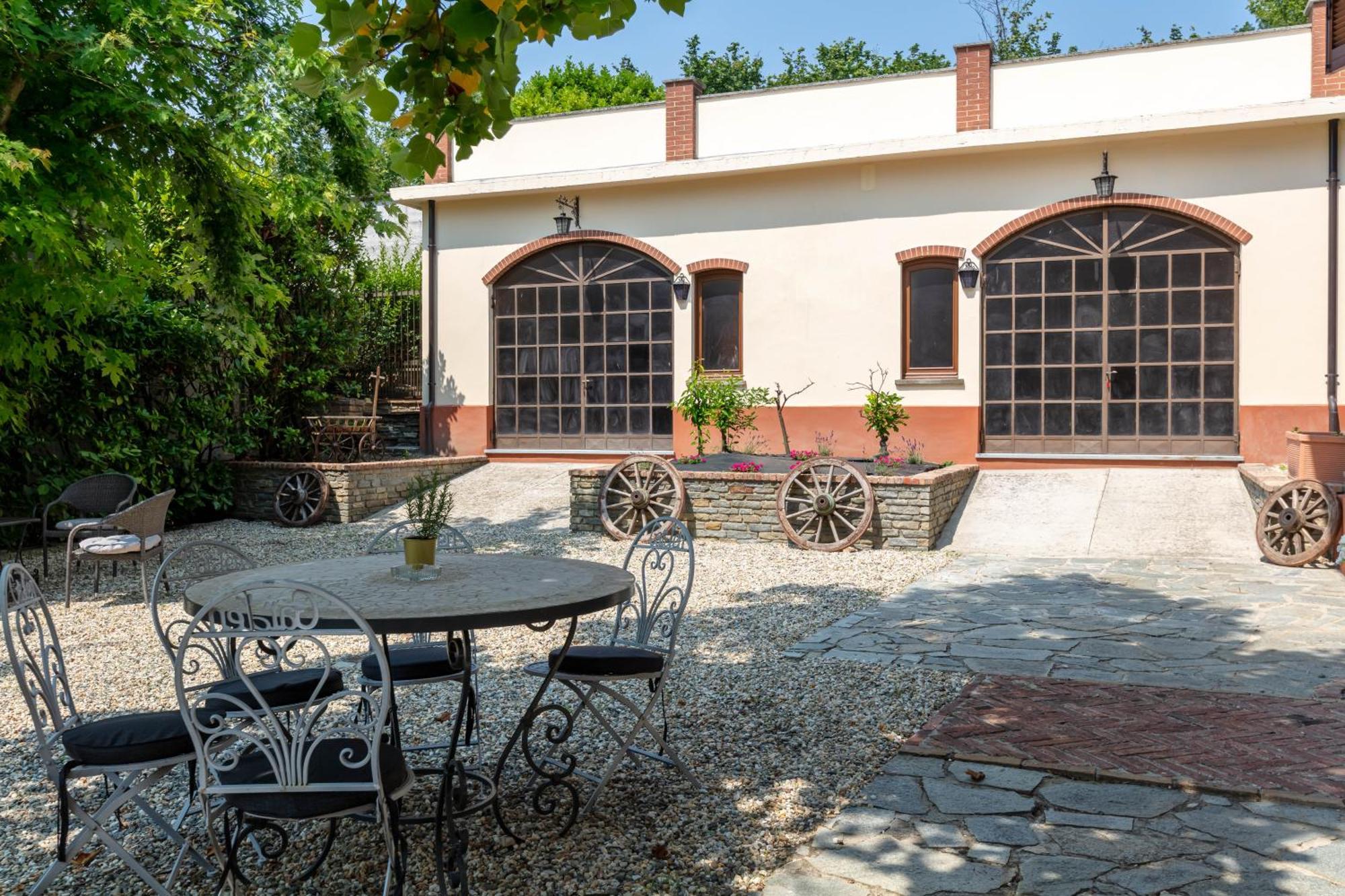 Piemonte Country House Agliano Terme Exteriör bild